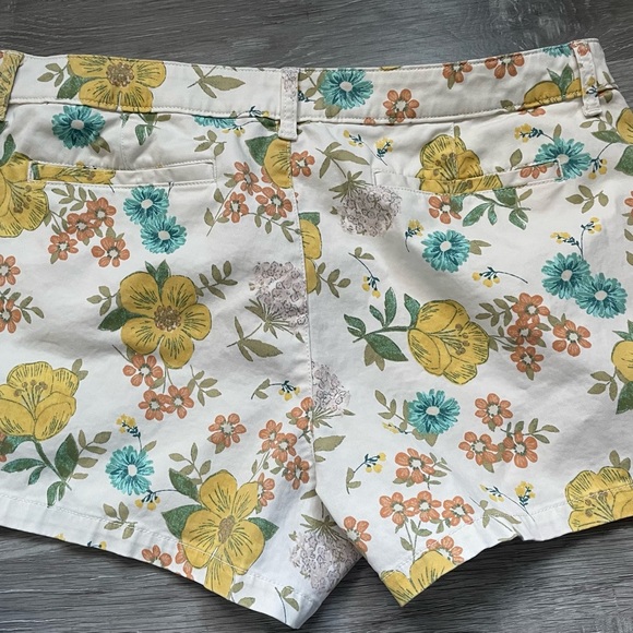 Plus size ANA New Approach Ivory Floral Shorts - Picture 2 of 5